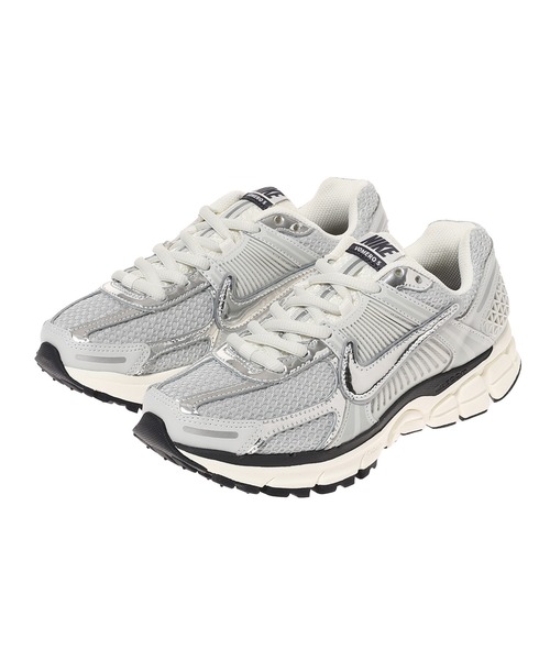 新品未使用　NIKE WMNS ZOOM VOMERO 25サイズ NIKE Zoom Vomero 5 25センチ - メルカリ