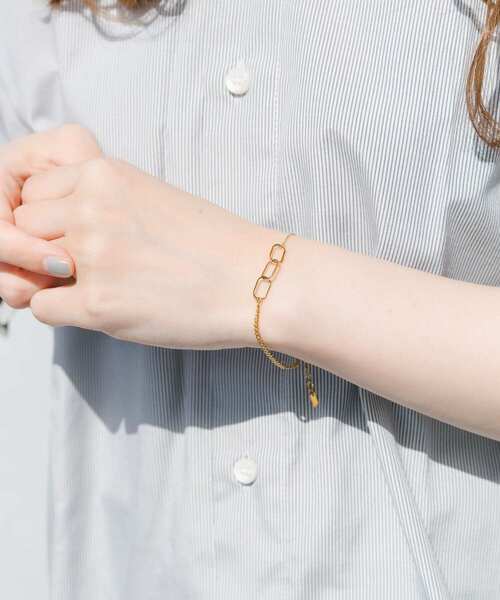 SMELLY（スメリー）の「ステンレスチェーンコンビブレスレット（ブレスレット・レディース・ゴールド・-）」の2枚目の写真