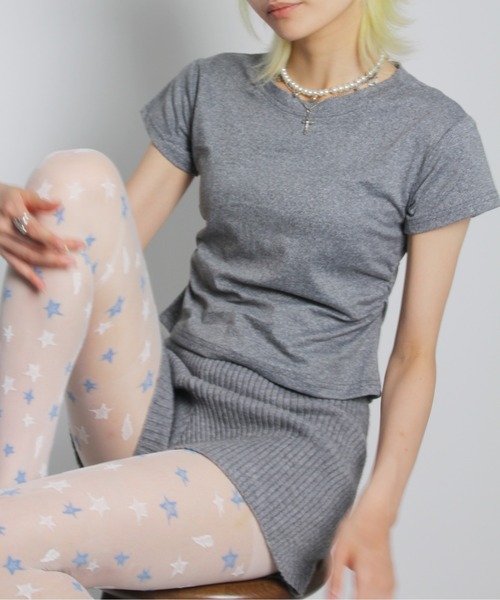 IMARI(イマリ)の「【 IMARI / イマリ 】 サイド シャーリング シンプル Tシャツ(Tシャツ/カットソー・レディース・グレー/ブラック/ホワイト・L/M)」の3枚目の写真