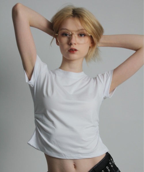 IMARI(イマリ)の「【 IMARI / イマリ 】 サイド シャーリング シンプル Tシャツ(Tシャツ/カットソー・レディース・グレー/ブラック/ホワイト・L/M)」の6枚目の写真