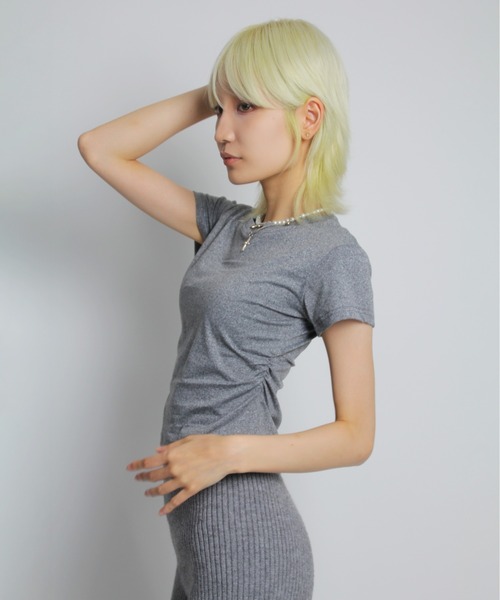 IMARI(イマリ)の「【 IMARI / イマリ 】 サイド シャーリング シンプル Tシャツ(Tシャツ/カットソー・レディース・グレー/ブラック/ホワイト・L/M)」の22枚目の写真