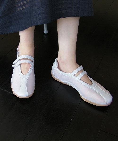 clor（クロル）の「TWIN SHEER MESH SNEAKERS（スニーカー・レディース・ベージュ/ブラック/シルバー・23.0cm/23.5cm/24.0cm/24.5cm/25.0cm）」の5枚目の写真