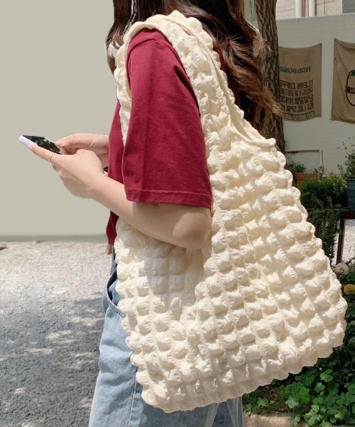 ReRe(リリ)の「ポコポコ素材大容量ポップコーントートバック(トートバッグ・レディース・ミント/ブルー/イエロー/ピンク/オフホワイト/パープル/ブラック・FREE)」の8枚目の写真