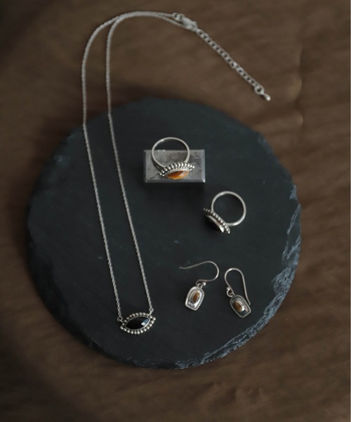 rapiecage（ラピエサージュ）の「グラソン マーキスストーンフレームリング2 GC（リング・レディース・ブラック/ブラウン・11号/13号）」の7枚目の写真