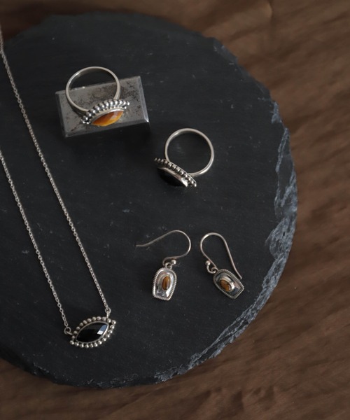 rapiecage（ラピエサージュ）の「グラソン マーキスストーンフレームリング2 GC（リング・レディース・ブラック/ブラウン・11号/13号）」の8枚目の写真