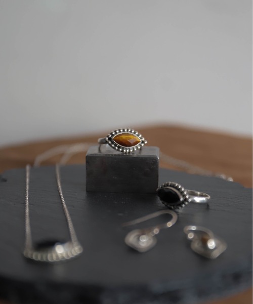 rapiecage（ラピエサージュ）の「グラソン マーキスストーンフレームリング2 GC（リング・レディース・ブラック/ブラウン・11号/13号）」の4枚目の写真