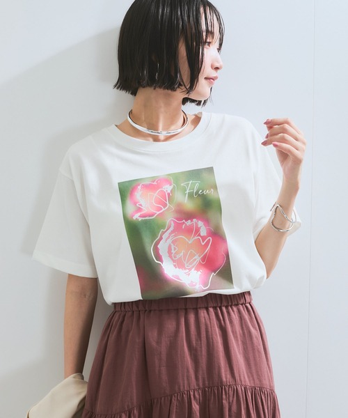 VIS(ビス)の「【接触冷感】箔グラフィックアートTシャツ(Tシャツ/カットソー・レディース・チャコールグレー/ホワイト系その他/ホワイト・FREE)」の1枚目の写真