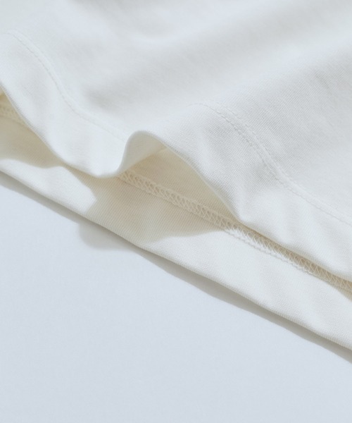 VIS(ビス)の「【接触冷感】箔グラフィックアートTシャツ(Tシャツ/カットソー・レディース・チャコールグレー/ホワイト系その他/ホワイト・FREE)」の5枚目の写真