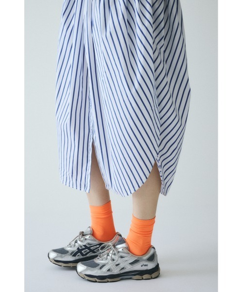 HeRIN.CYE(ヘリンドットサイ)の「Cut docking shirt dress カットドッキングシャツドレス(ワンピース・レディース・ブラック/マジェンタ/グレー・38/36)」の16枚目の写真