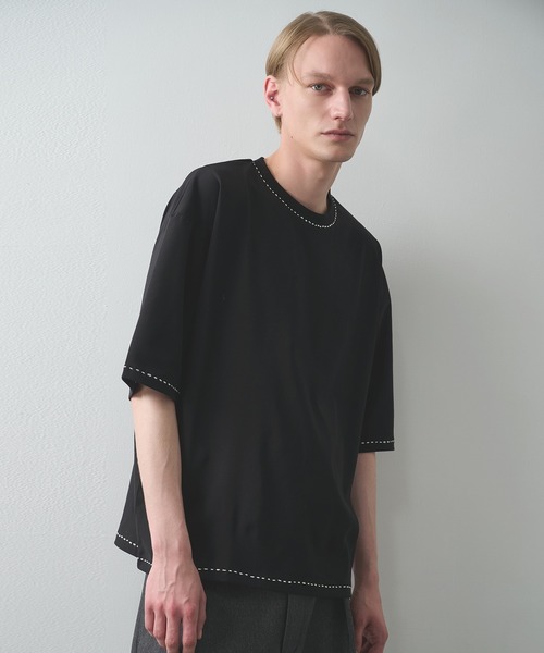STUDIOUS(ステュディオス)の「【STUDIOUS】HAND STITCH TEE(Tシャツ/カットソー・メンズ・ホワイト/ブラック・1/2)」の1枚目の写真