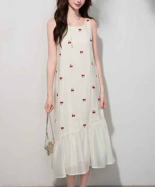 gossip!ロサンゼルス(ゴシップロサンゼルス)の「アシンメトリーシルエット チェリー柄ワンピース(ワンピース・レディース・オフホワイト・S/M/L)」の20枚目の写真