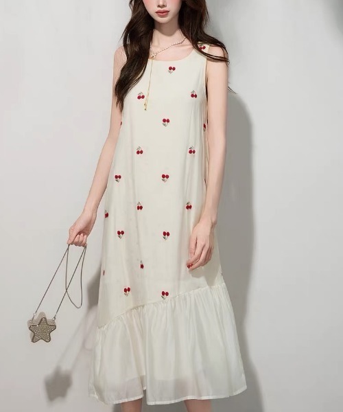 gossip!ロサンゼルス(ゴシップロサンゼルス)の「アシンメトリーシルエット チェリー柄ワンピース(ワンピース・レディース・オフホワイト・S/M/L)」の21枚目の写真