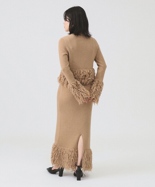 Ray BEAMS(レイビームス)の「RBS / フリンジ キリカエ ニット スカート(スカート・レディース・シルバー/ベージュ・ONE SIZE)」の4枚目の写真
