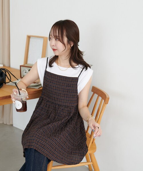 DISCOAT(ディスコート)の「【新色追加!】シャーリングチェックキャミチュニック(チュニック・レディース・ネイビー/ベージュ/アイボリー/ブラウン・FREE)」の8枚目の写真