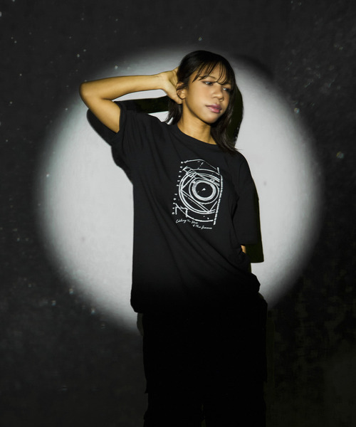 CONVERSE TOKYO(コンバーストウキョウ)の「【この夏の星を見る】TELESCOPE TEE(Tシャツ/カットソー・レディース・ブラック・FREE)」の8枚目の写真