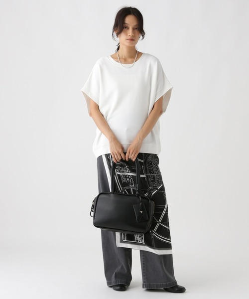 Elura（エルーラ）の「裏毛ドルマンプルオーバー/588164（Tシャツ/カットソー・レディース・ホワイト/チャコールグレー/ライトベージュ・FREE）」の4枚目の写真