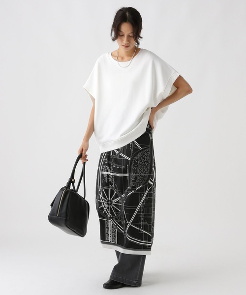 Elura（エルーラ）の「裏毛ドルマンプルオーバー/588164（Tシャツ/カットソー・レディース・ホワイト/チャコールグレー/ライトベージュ・FREE）」の5枚目の写真