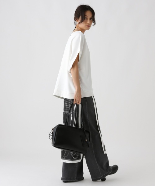 Elura（エルーラ）の「裏毛ドルマンプルオーバー/588164（Tシャツ/カットソー・レディース・ホワイト/チャコールグレー/ライトベージュ・FREE）」の6枚目の写真