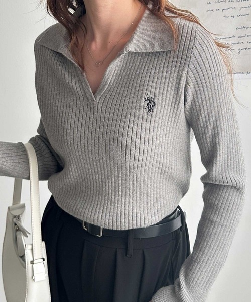 U.S. POLO ASSN.(ユーエスポロアッスン)の「【新色追加】GeeRA別注【U.S. POLO ASSN.】もちもち素材!ワンポイント刺繍ポロ襟スキッパーリブニットプルオーバー(ニット/セーター・レディース・ベージュ/ネイビー/グレー/オフホワイト/チャコール/ブラウン・SMALL/MEDIUM/LARGE)」の14枚目の写真