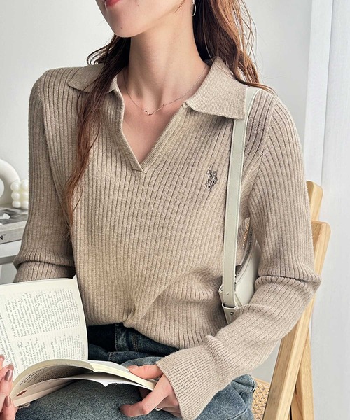 U.S. POLO ASSN.(ユーエスポロアッスン)の「【新色追加】GeeRA別注【U.S. POLO ASSN.】もちもち素材!ワンポイント刺繍ポロ襟スキッパーリブニットプルオーバー(ニット/セーター・レディース・ベージュ/ネイビー/グレー/オフホワイト/チャコール/ブラウン・SMALL/MEDIUM/LARGE)」の17枚目の写真