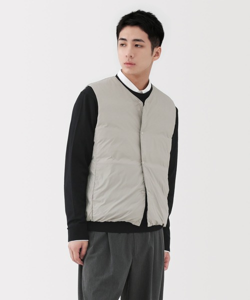 紳士 軽量ダウンポケッタブルノーカラーベスト（ダウンベスト）｜無印