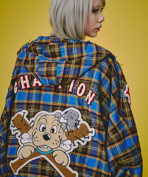 GALFY(ガルフィー)の「【GALFY/ガルフィー】ワッペンだらけチェックシャツパーカー(シャツ/ブラウス・メンズ・オレンジ系その他/グリーン系その他/ブラウン系その他・L/XL)」の2枚目の写真