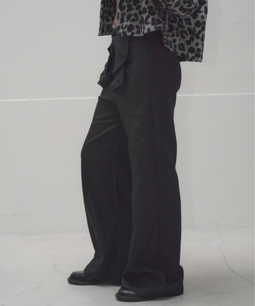 Mirette(ミレット)の「フロントリボンハイウエストスラックス ワイドシルエット / Front Ribbon High Waist Wide Slacks(スラックス・レディース・ブラック/チャコールグレー・SMALL/MEDIUM/LARGE)」の5枚目の写真