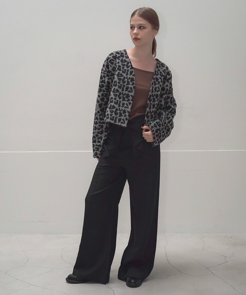 Mirette(ミレット)の「フロントリボンハイウエストスラックス ワイドシルエット / Front Ribbon High Waist Wide Slacks(スラックス・レディース・ブラック/チャコールグレー・SMALL/MEDIUM/LARGE)」の11枚目の写真