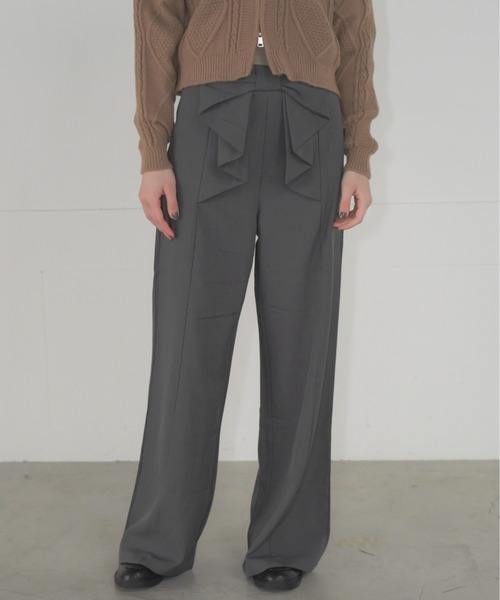 Mirette(ミレット)の「フロントリボンハイウエストスラックス ワイドシルエット / Front Ribbon High Waist Wide Slacks(スラックス・レディース・ブラック/チャコールグレー・SMALL/MEDIUM/LARGE)」の16枚目の写真
