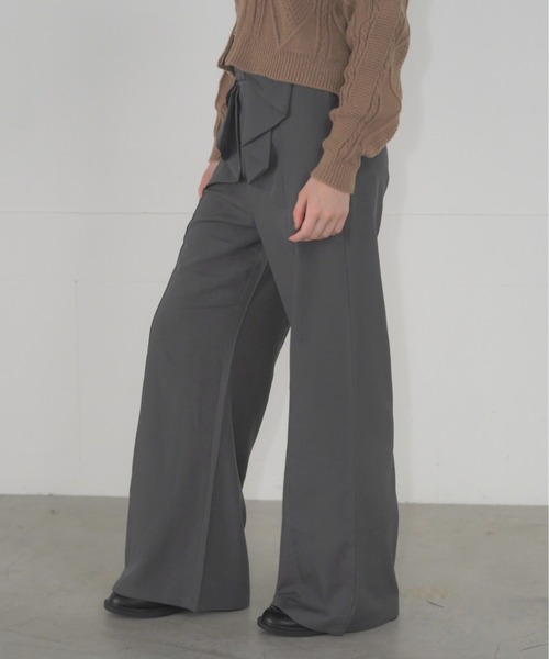 Mirette(ミレット)の「フロントリボンハイウエストスラックス ワイドシルエット / Front Ribbon High Waist Wide Slacks(スラックス・レディース・ブラック/チャコールグレー・SMALL/MEDIUM/LARGE)」の17枚目の写真