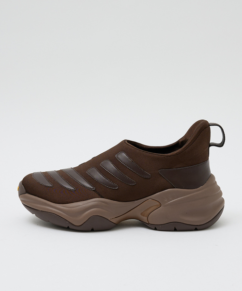 Au BANNISTER(オゥバニスター)の「【Vibram/ヴィブラムソール】ハンズフリースニーカー(スニーカー・レディース・ピンク/ダークブラウン/ブラック・S/M/L)」の1枚目の写真