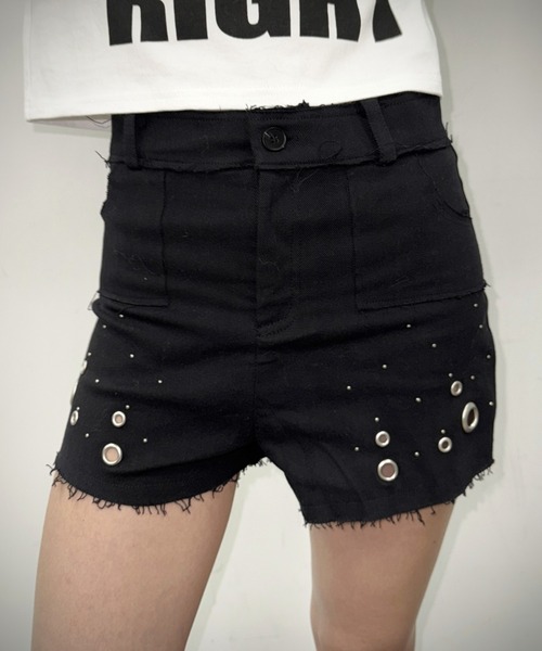 SHAGGIE(シャギー)の「【セットアップ】アイレットハイウエストショートパンツ(その他パンツ・レディース・ブラック/カーキ・MEDIUM/SMALL)」の2枚目の写真