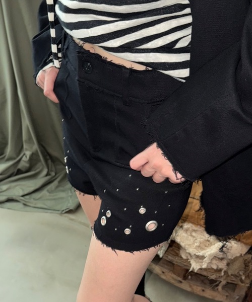 SHAGGIE(シャギー)の「【セットアップ】アイレットハイウエストショートパンツ(その他パンツ・レディース・ブラック/カーキ・MEDIUM/SMALL)」の4枚目の写真