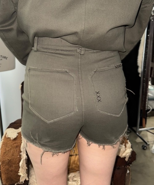 SHAGGIE(シャギー)の「【セットアップ】アイレットハイウエストショートパンツ(その他パンツ・レディース・ブラック/カーキ・MEDIUM/SMALL)」の16枚目の写真