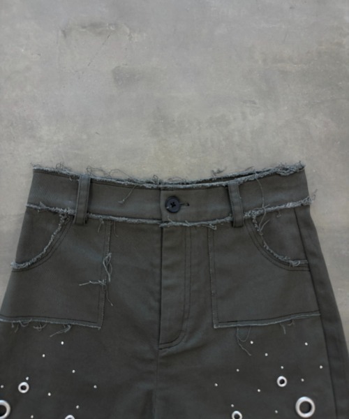 SHAGGIE(シャギー)の「【セットアップ】アイレットハイウエストショートパンツ(その他パンツ・レディース・ブラック/カーキ・MEDIUM/SMALL)」の12枚目の写真
