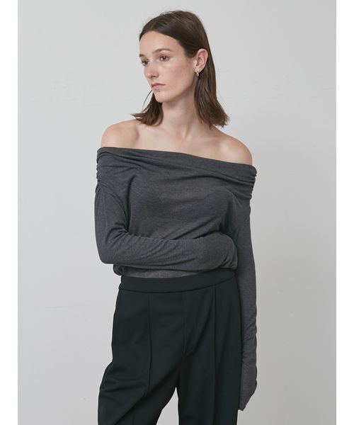 styling/（スタイリング）の「オフショルダーカットトップス（Tシャツ/カットソー・レディース・ラベンダー/ダークグレー/ブラック/ホワイト・F）」の3枚目の写真