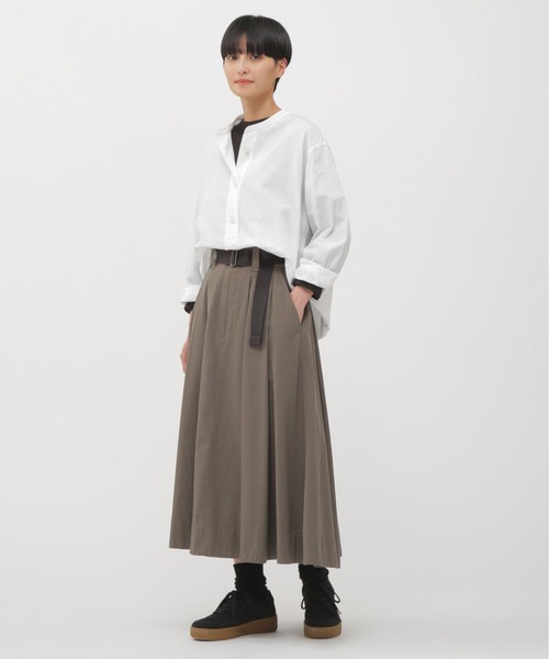 MHL.（エムエイチエル）の「GARMENT DYE COTTON SHIRTING（シャツ/ブラウス・レディース・ホワイト/ブルー・1/2）」の3枚目の写真