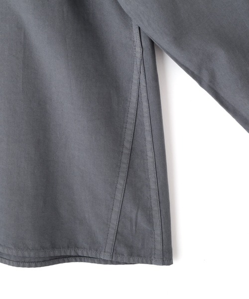 MHL.（エムエイチエル）の「GARMENT DYE COTTON SHIRTING（シャツ/ブラウス・レディース・ホワイト/ブルー・1/2）」の8枚目の写真