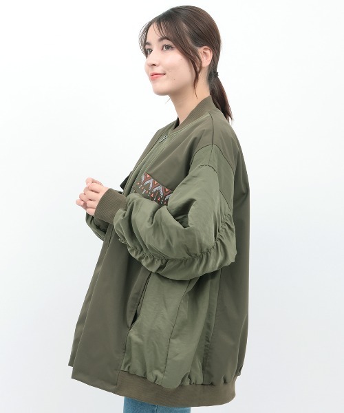 チチカカ（チチカカ）の「リメイク風切替MA-1（ブルゾン・レディース・カーキ/グレー/ブラック・FREE）」の11枚目の写真