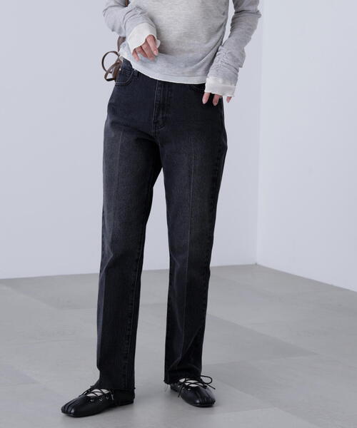 FREE'S MART(フリーズマート)の「センタープレススリムストレートデニム(その他パンツ・レディース・ブルー系その他5/ブラック系その他・SMALL/MEDIUM)」の4枚目の写真