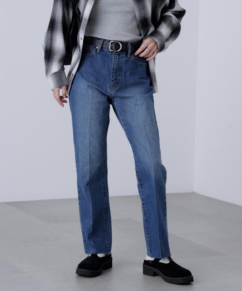 FREE'S MART(フリーズマート)の「センタープレススリムストレートデニム(その他パンツ・レディース・ブルー系その他5/ブラック系その他・SMALL/MEDIUM)」の22枚目の写真