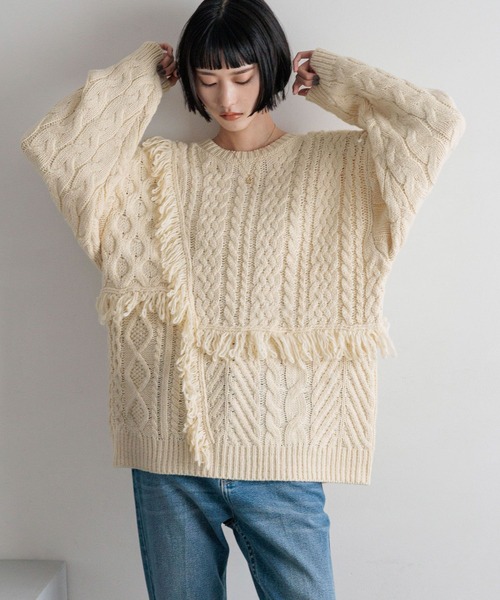 LOWRYS FARM（ローリーズファーム）の「ケーブルフリンジLONG丈  588919（ニット/セーター・レディース・ブルー/アイボリー/ブラウン・FREE）」の2枚目の写真