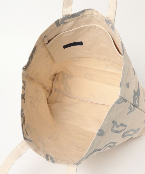 BEAMS T(ビームスティー)の「SHINKNOWNSUKE / JUMBO TOTE(トートバッグ・メンズ・ナチュラル・ONE SIZE)」の6枚目の写真