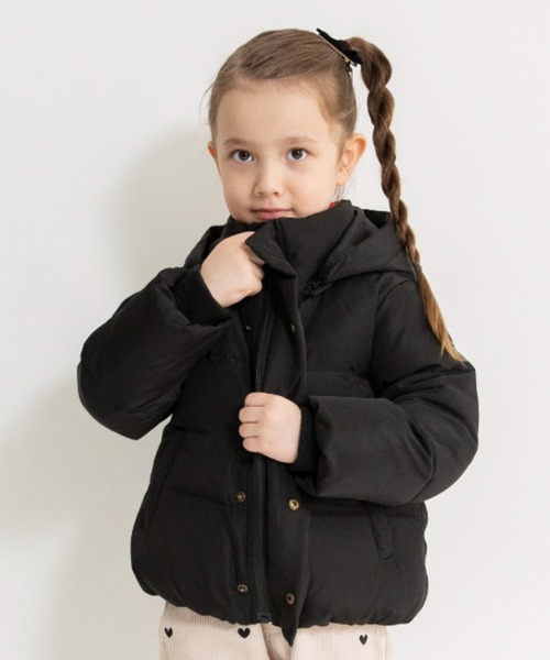 BRANSHES(ブランシェス)の「【プレミアムアウター】ダウンジャケット(ブルゾン・キッズ・グレイッシュベージュ/ブラック・100cm/110cm/120cm/130cm/140cm/150cm)」の2枚目の写真