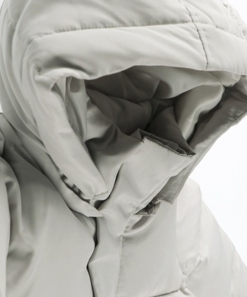 BRANSHES(ブランシェス)の「【プレミアムアウター】ダウンジャケット(ブルゾン・キッズ・グレイッシュベージュ/ブラック・100cm/110cm/120cm/130cm/140cm/150cm)」の4枚目の写真