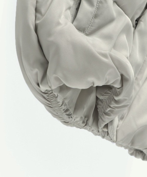 BRANSHES(ブランシェス)の「【プレミアムアウター】ダウンジャケット(ブルゾン・キッズ・グレイッシュベージュ/ブラック・100cm/110cm/120cm/130cm/140cm/150cm)」の7枚目の写真