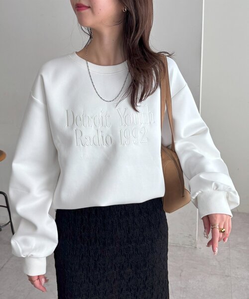 DISCOAT(ディスコート)の「【WEB限定】ダンボール刺繍ロゴプルオーバー(スウェット・レディース・オフホワイト/チャコールグレー/ネイビー/モカ・FREE)」の12枚目の写真