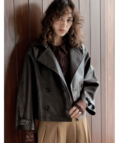 Re:EDIT（リエディ）の「[2025AW COLLECTION]フェイクレザートレンチジャケット（ライダースジャケット・レディース・ブラック/ブラウン・MEDIUM/LARGE）」の3枚目の写真