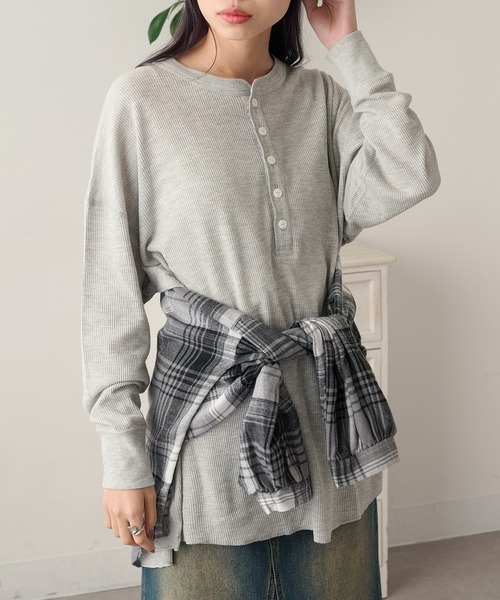 HANES(ヘインズ)の「【Hanes】ヘンリーネックオーバークルーネック HW4-C104(Tシャツ/カットソー・レディース・グレー/オフホワイト/ダークネイビー/レッド・FREE)」の3枚目の写真