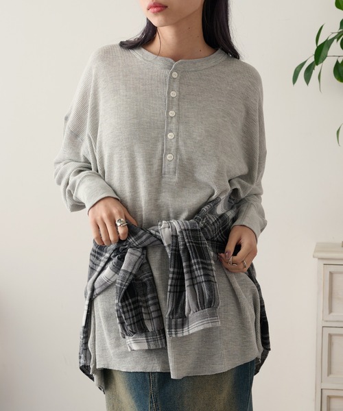 HANES(ヘインズ)の「【Hanes】ヘンリーネックオーバークルーネック HW4-C104(Tシャツ/カットソー・レディース・グレー/オフホワイト/ダークネイビー/レッド・FREE)」の17枚目の写真